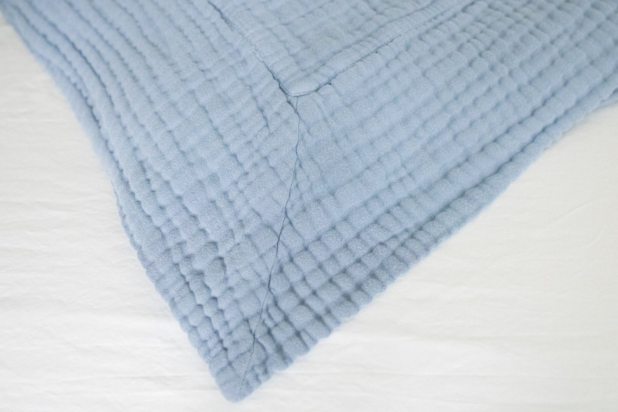 Lake All-Season Organic Muslin King Blanket Adult Organic Cotton Muslin Blanket Gray Heron