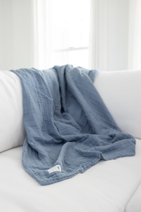 Lake Summer-Weight Organic Muslin Queen Blanket Adult Organic Cotton Muslin Blanket Gray Heron
