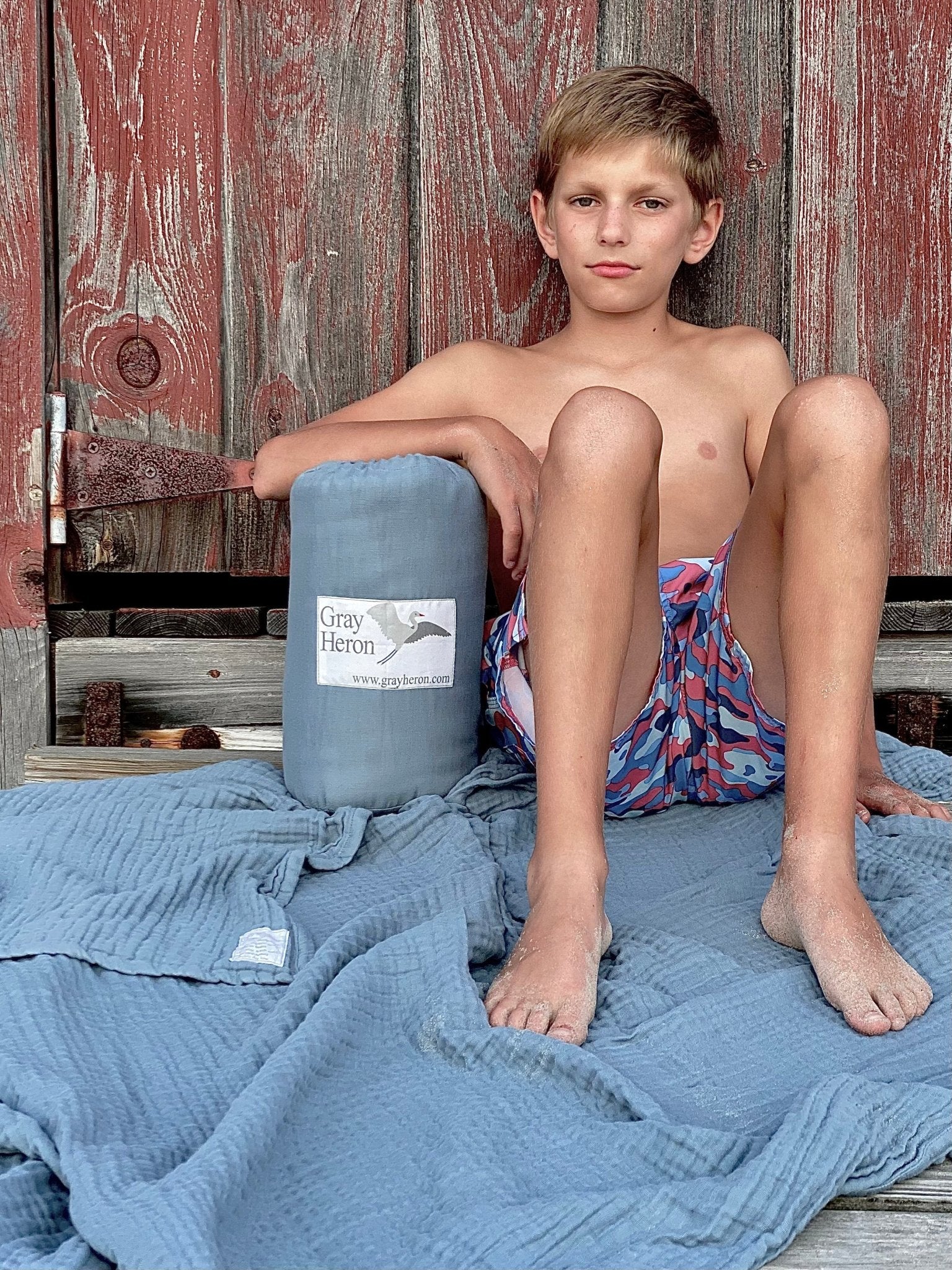 Sand Dollar Navy & Snow All - Season Organic Muslin Throw Blanket - Gray Heron