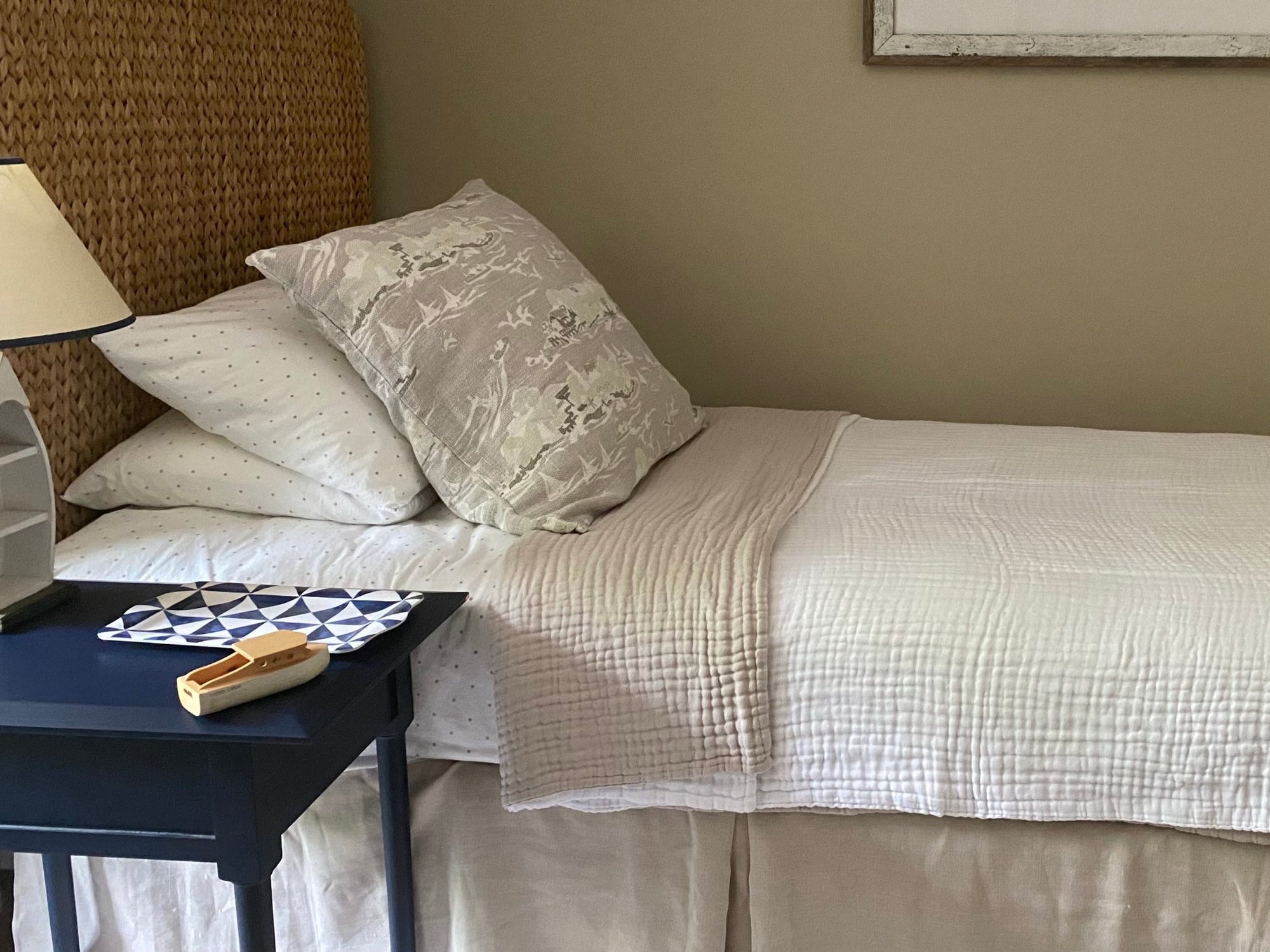 Sand Dollar Navy & Snow All - Season Organic Muslin Throw Blanket - Gray Heron