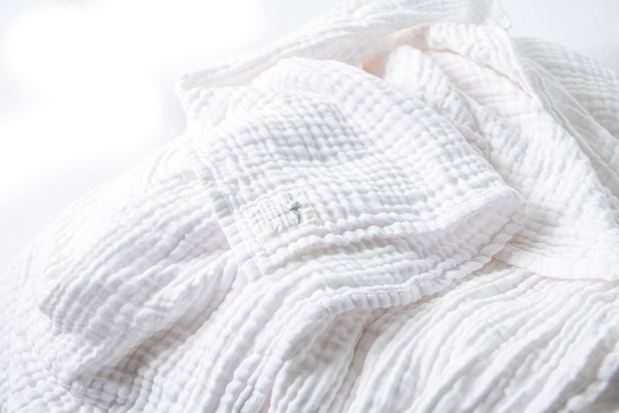 Snow Summer-Weight Organic Muslin Oversized Throw Blanket Adult Organic Cotton Muslin Blanket Gray Heron