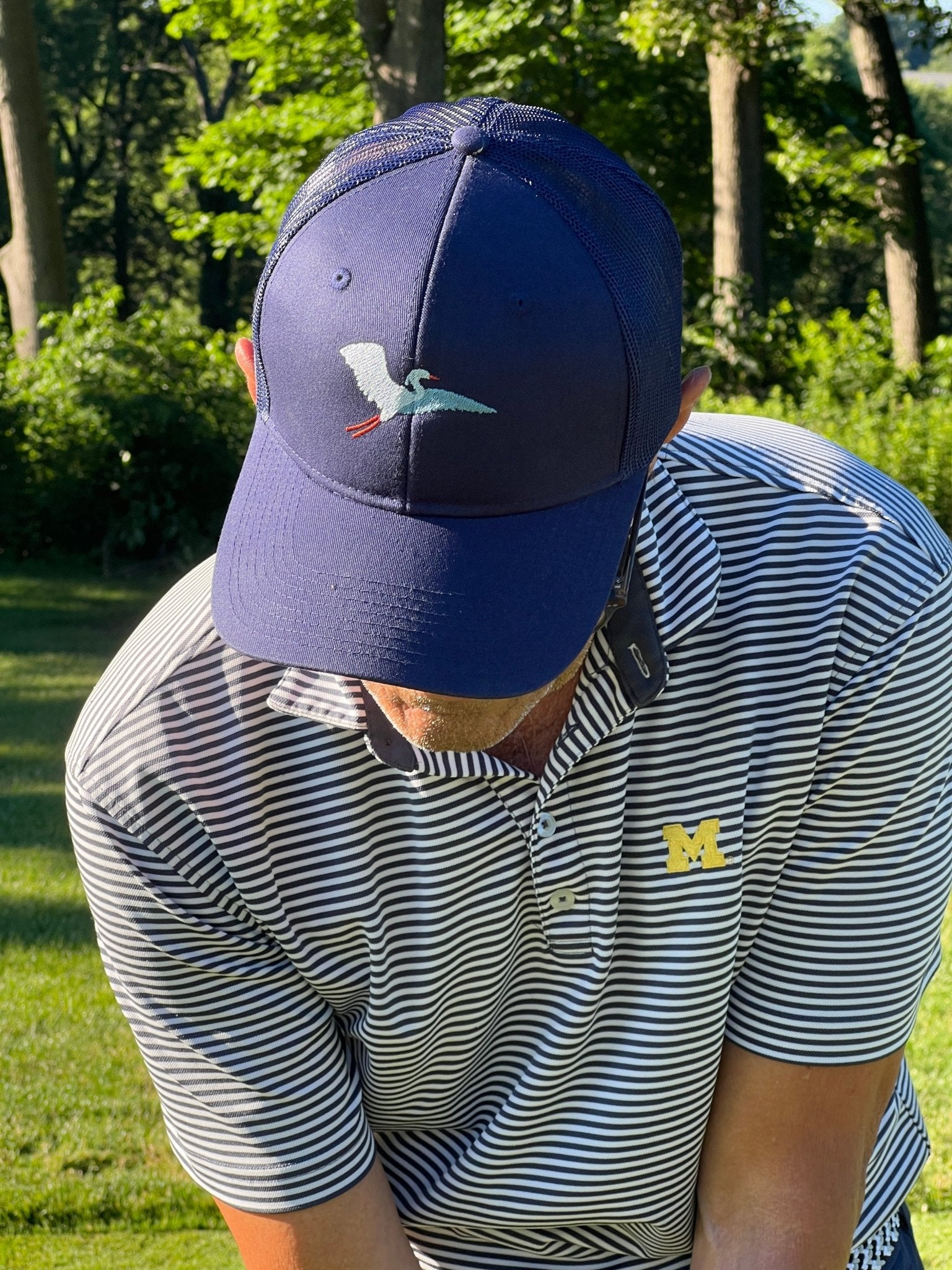 NAVY HERON TRUCKER HAT - Gray Heron