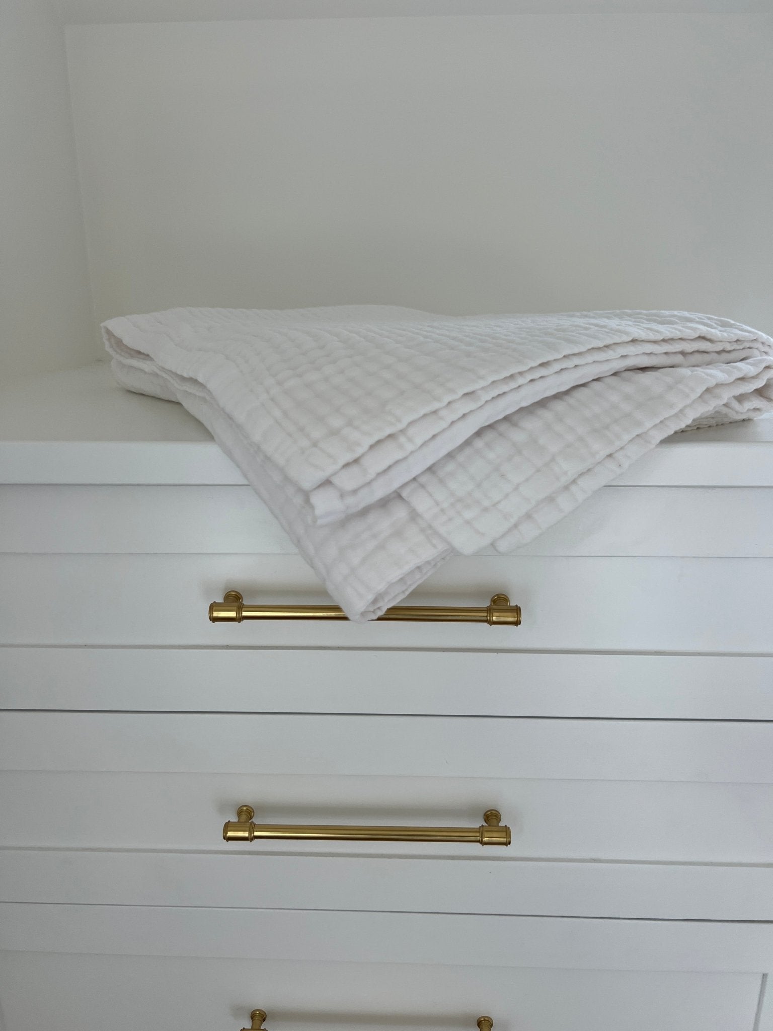 Snow Summer-Weight Organic Muslin Oversized Throw Blanket Adult Organic Cotton Muslin Blanket Gray Heron
