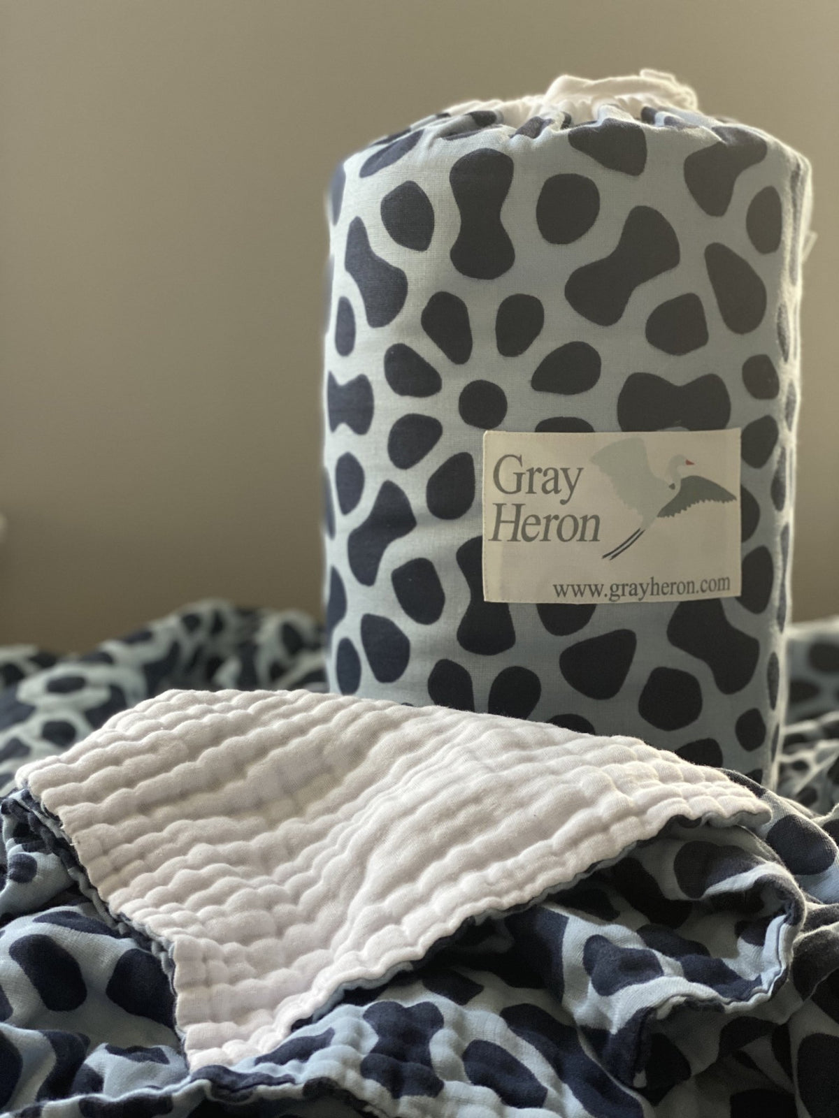 4 Layer GOTS Organic Cotton Muslin Queen in Original Happy Farrow Designs Print. - Gray Heron Blankets